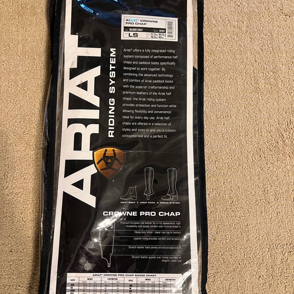 Ariat Crowne Pro 1/2 chaps- Large short, black